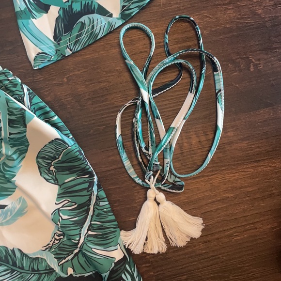 NWOT Tropical Romper - Picture 2 of 4